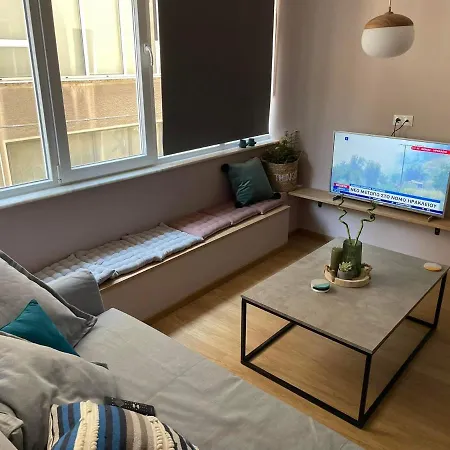Apartment Historical Centre 2 Bedroom Apt. *