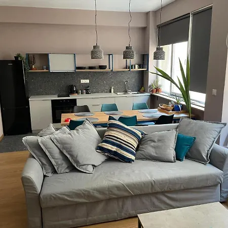 Apartment Historical Centre 2 Bedroom Apt. *